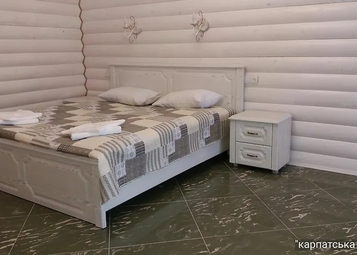 Karpatska Forel 酒店 *